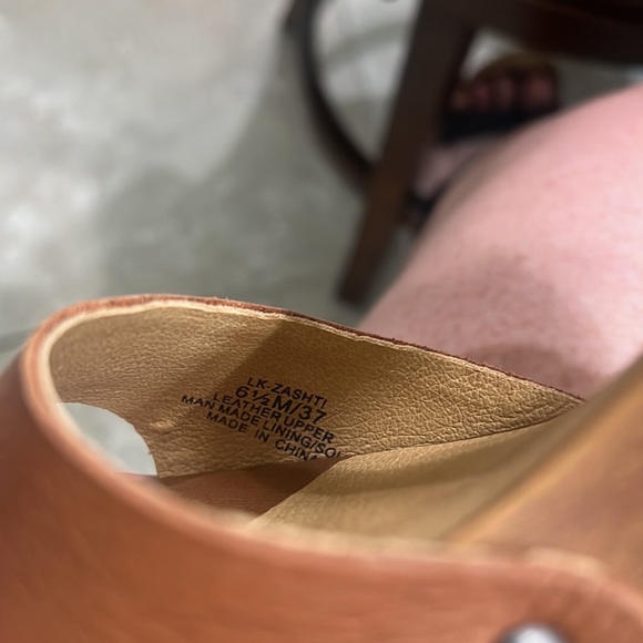 Lucky Brand Carmel Wedges - Picture 7 of 7